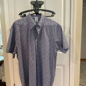Men's Brooks Brother’s short sleeve pattern shirt